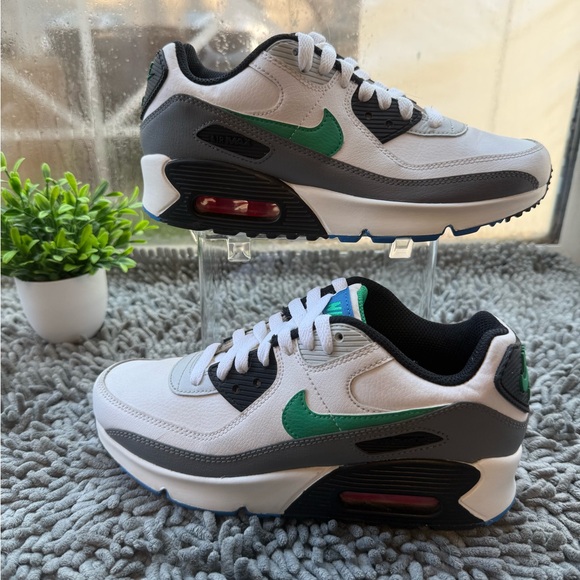 Nike Air Max 90 Boys' Sneakers White Stadium Green DV3607-102 US 3.5 Y - Picture 2 of 8